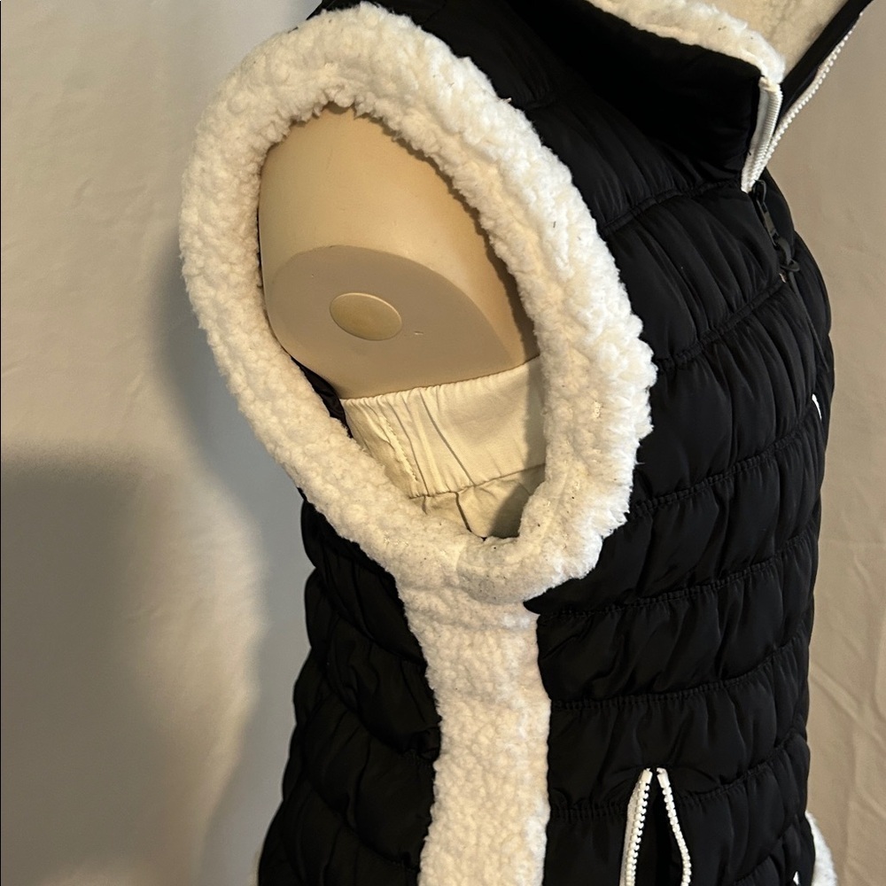 CALVIN KLEIN PERFORMANCE PUFFER VEST BLACK QUILTED ZIP UP SHERPA TRIM SZ M - Picture 4 of 12
